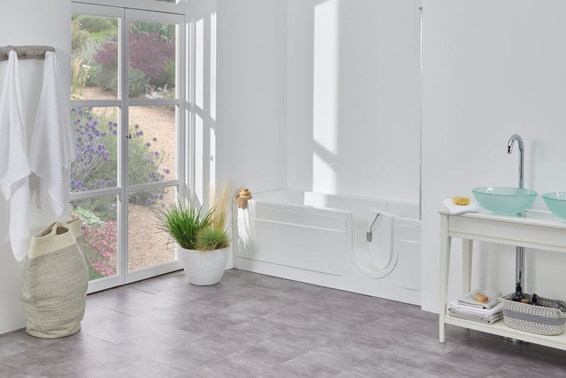 Access Arizona walk in bath with door open