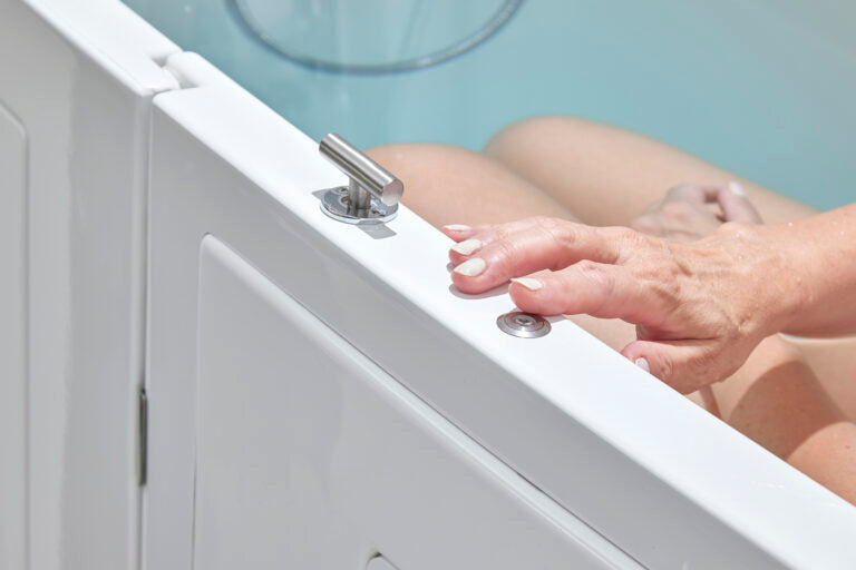 Access Tennessee walk in bath door locking mechanism