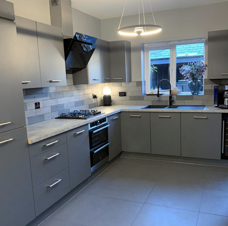 Melbourne carbon plain tile 600x600mm - view 3