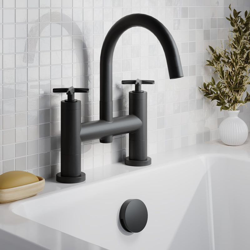 Nuie Aztec Bath Filler Matt Black lifestyle image