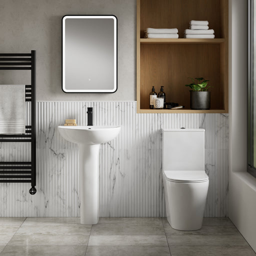 Nuie Fenton rimless close coupled toilet in a contemporary bathroom