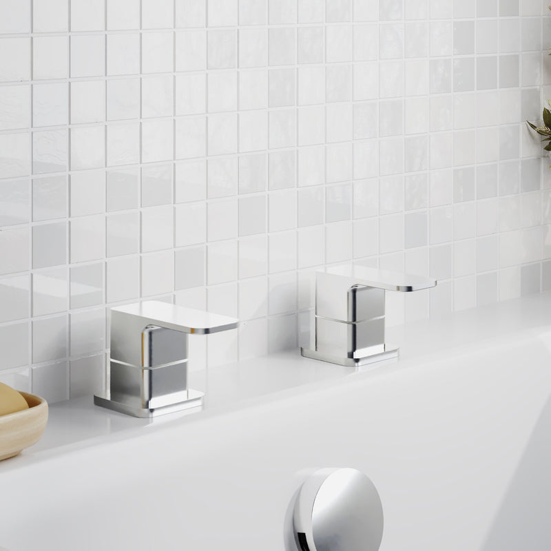 Nuie Windon Side Valves Chrome lifestyle image