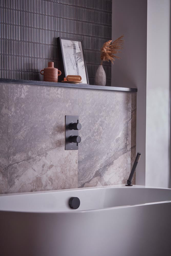 Tavistock Quantum Dual Function Shower System with Overflow Bath Filler & Handset - Black